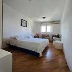 Lux 3* Split