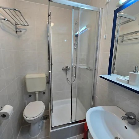 Lux 3*