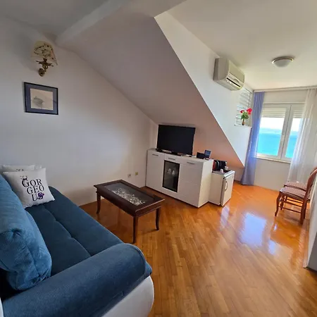 Lux Guest house