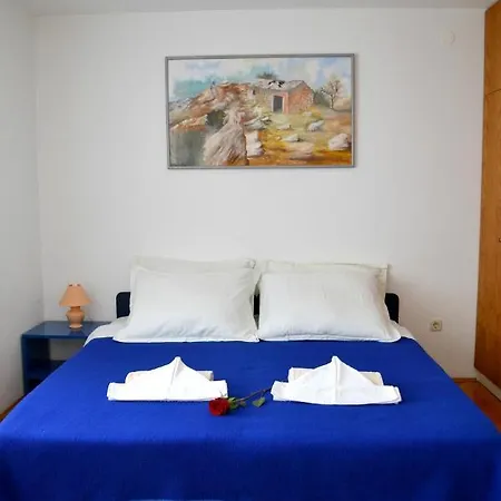 Lux Gostinjska kuća 3*